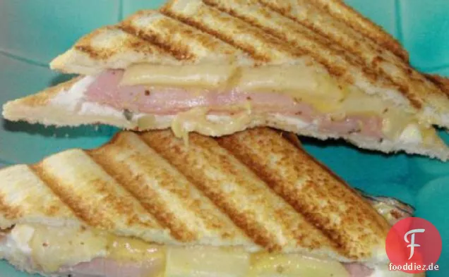 Dekadent gegrilltes Schinken-Käse-Sandwich