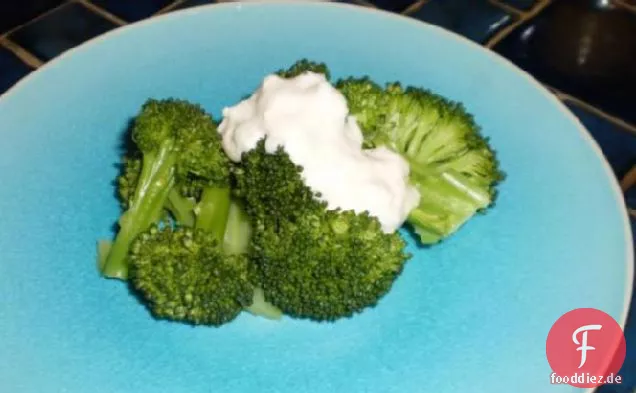 Brokkoli mit Meerrettichsauce