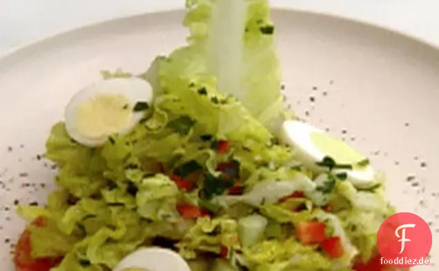 Baby Greens Salat mit Wachtelei und Ahorn weiße Balsamico-Vinaigrette