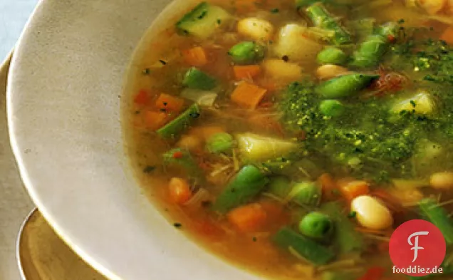 Frühlingsgemüsesuppe mit Pesto