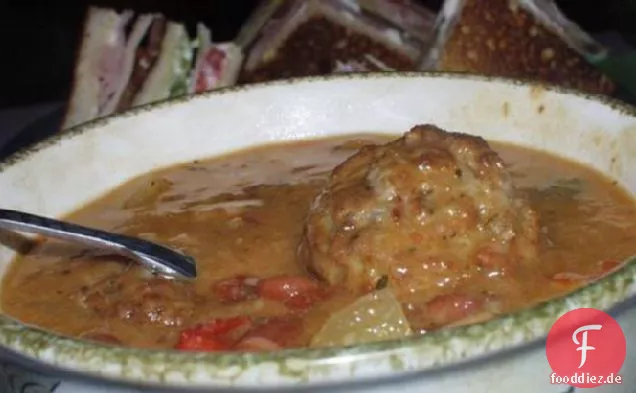 Pasta und Fleischbällchensuppe