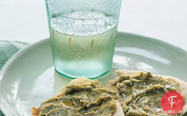 Kichererbsen, Minze und Petersilie Verteilen