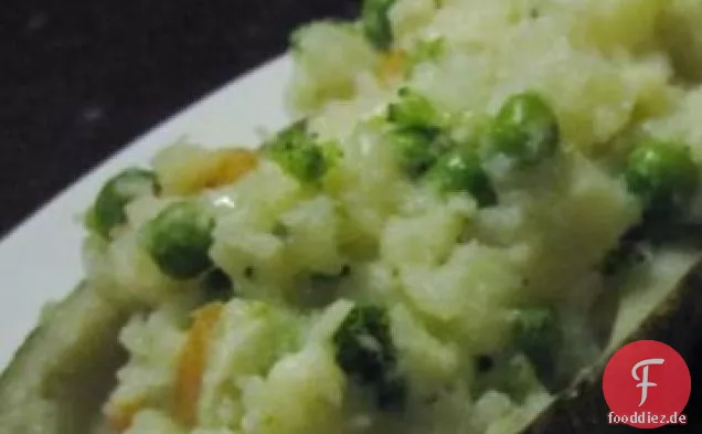 Veggie gefüllte und gebackene Kartoffelboote
