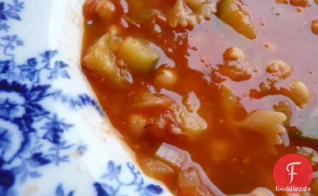Kichererbsen-Nudelsuppe