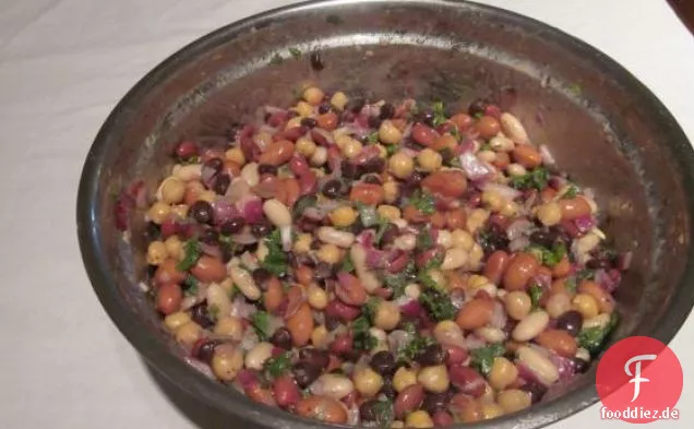 Gemischter Bohnensalat