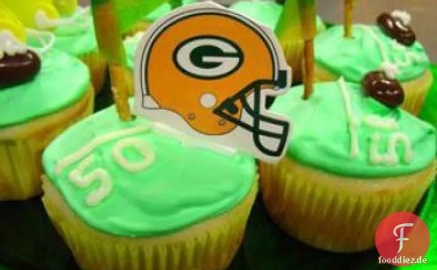 Dekorierte Fußball Poke Cupcakes