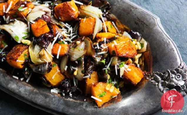 Gerösteter Butternut-Kürbis, Radicchio und Zwiebel