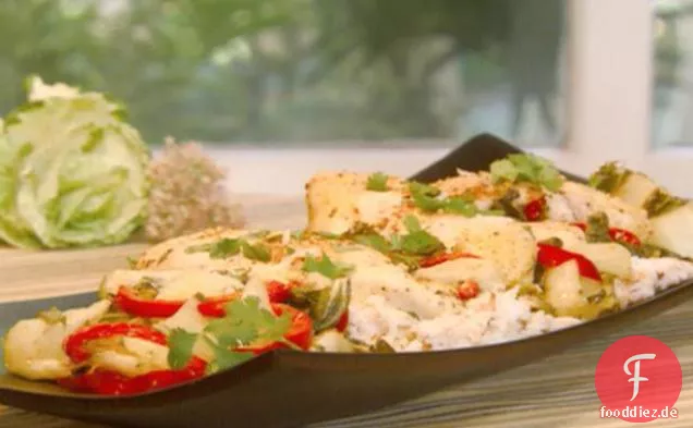 Sesam rotes Curry Huhn mit Bok Choy und süßem Kokosreis