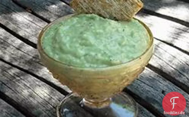 Cool-as-a-Gurke Avocado Dip