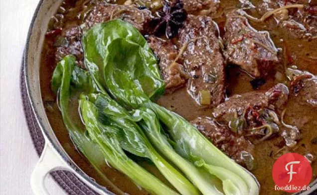 Geschmortes Rindfleisch im chinesischen Stil Ein Topf