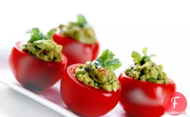 Tomaten gefüllt mit Guacamole