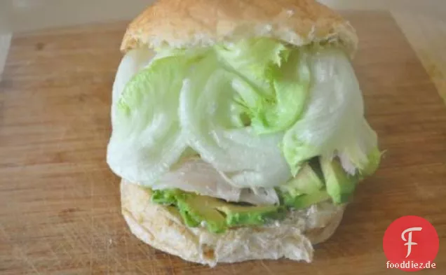 Ein einfaches Huhn-Avocado-Sandwich