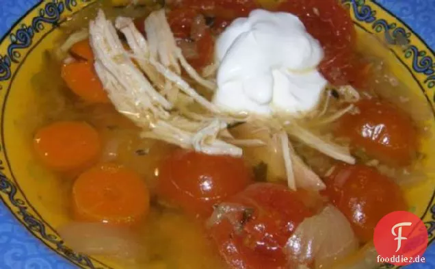 Hühnchen- und Gemüsesuppe nach Yucatan-Art