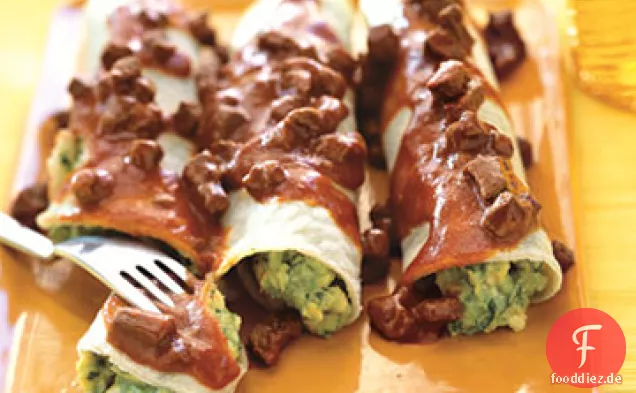 Guacamole Tacos mit Tomatillo und Steaksauce