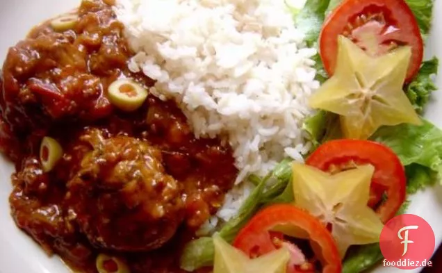Pollo, Quimbobó Y Platano (Huhn, Okra und Wegerich)