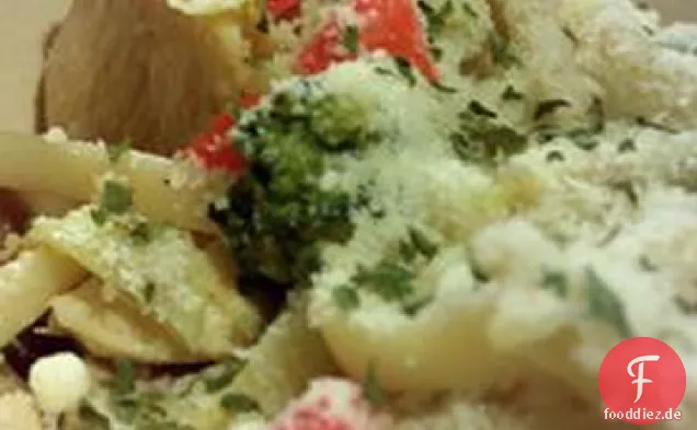 Pasta, Huhn und Artischocken