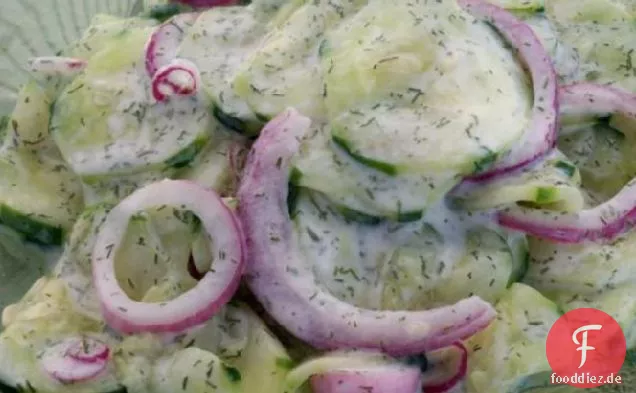 Cremiger Gurkensalat