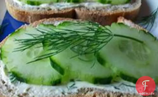 Gurken-Sandwiches III