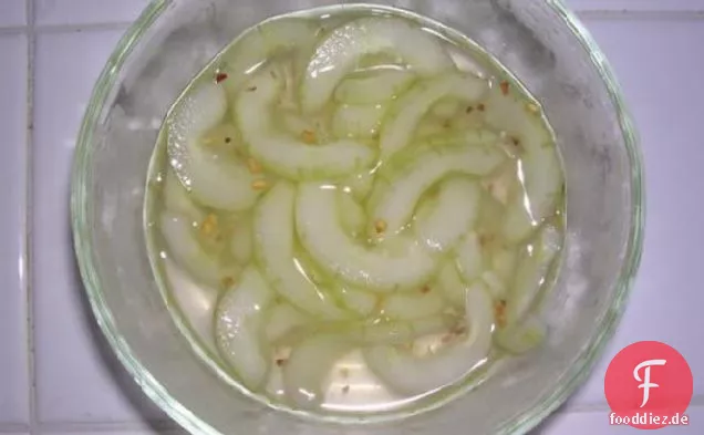 Thailändischer Gurkensalat