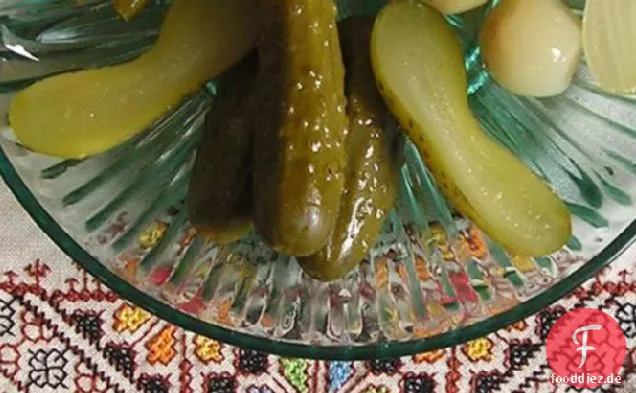 Dill Pickles durch das Glas