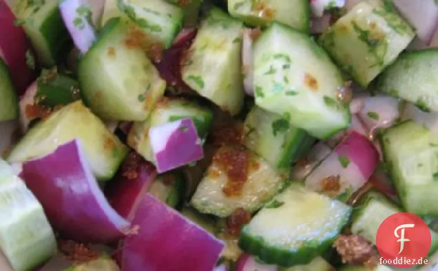 Thailändischer Gurkensalat