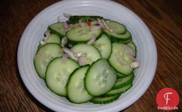 Thailändischer Gurkensalat