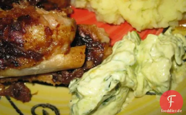Würziger Joghurt-Gurken-Dip