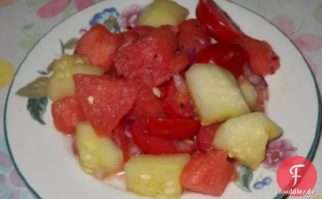 Wassermelone, Kirschtomate und Gurkensalat