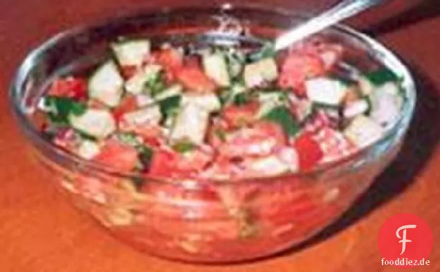 Tomaten-Minze-Salat (Shirazi)