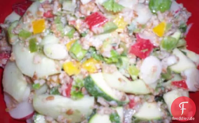 Gemüse-Bulgur-Salat mit Buttermilchdressing