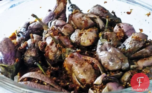 Brinjal mit Walnussdressing