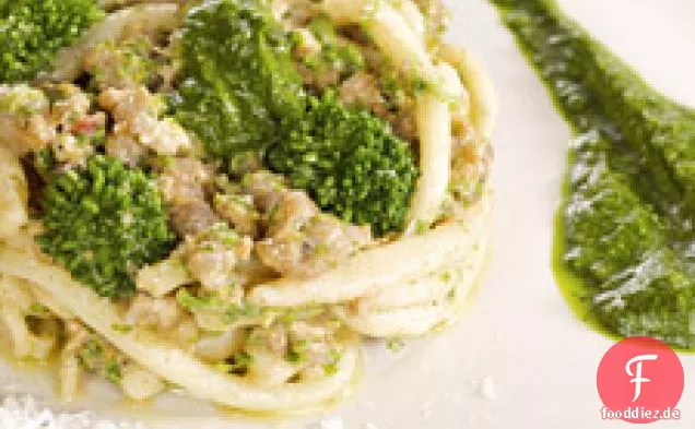 Pici mit Wurst Ragu und Brokkoli Rabe Püree