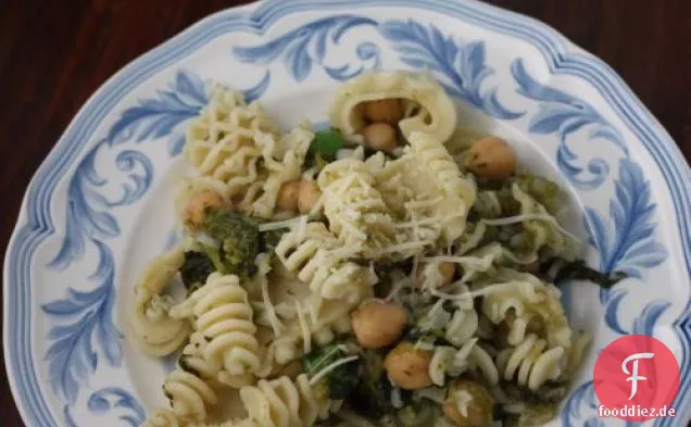 Pasta mit Brokkoli Rabe und Kichererbsen