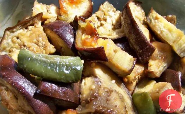 Honig-geröstete Auberginen mit Chilis
