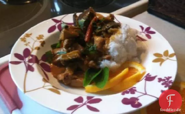 Rotes Curry Huhn und Auberginen (Aubergine)