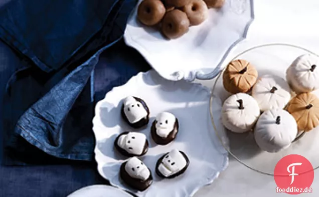 Quadratischer Kürbis-Kuchen Petits Fours mit Honig-Schokoladenglasur