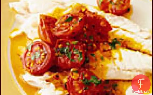 Salzgebackener Wolfsbarsch mit warmer Tomatenvinaigrette