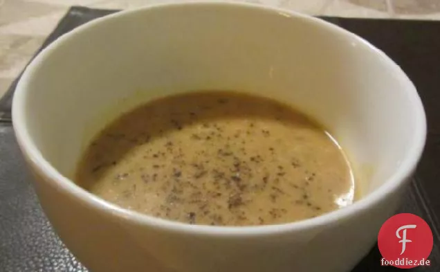 Einfache cremige Kürbissuppe