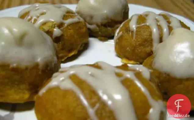 Kürbis-Walnuss-Kekse mit Karamell-Frischkäse-Zuckerguss