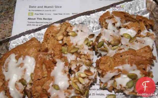 Datum und Müsli-Slice