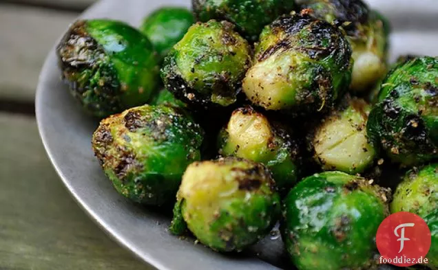 Gegrillter Rosenkohl