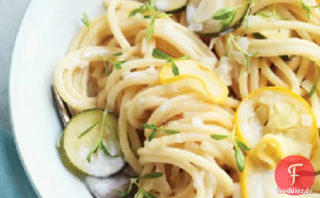 Pici mit Sommer Squashes und Estragon