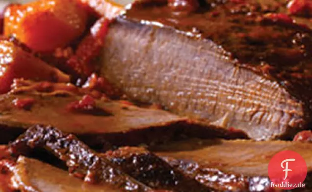 Feiertagsbruststück mit herzhaftem Zwiebeljus