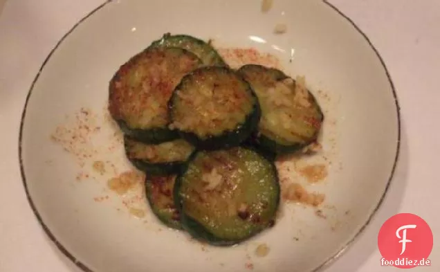 Knoblauch Zucchini Vorspeise (Mutabbal Koosa)