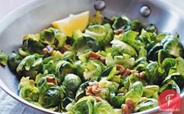 Rosenkohl mit gerösteten Walnüssen