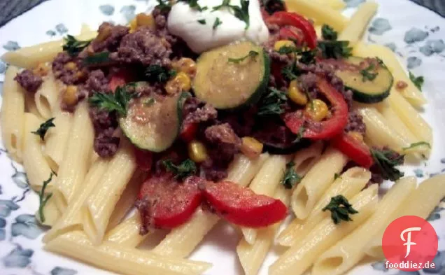 Santa Fe Penne Primavera mit Kreuzkümmel-Ancho-Chile-Sahne-Sauce