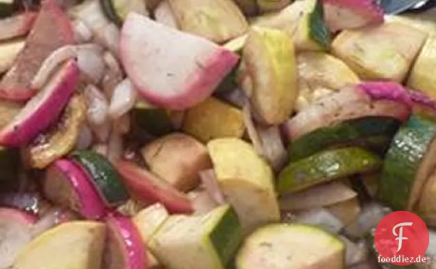 Gebratener Sommerkürbis mit Rettich