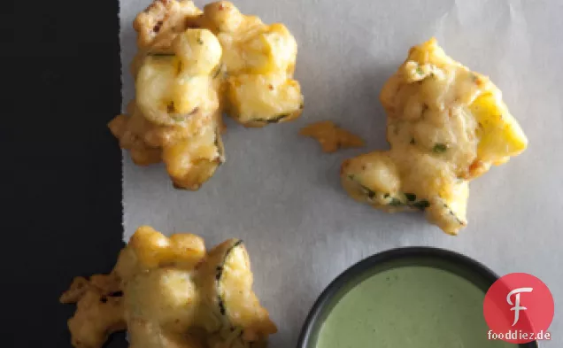 Zucchini-Speck-Krapfen mit basilikum-Mayo-DIP-Sauce