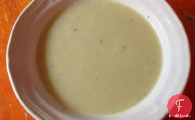 Cremig-Gelbe Sommer-Squash-Suppe