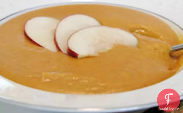 Cremiger Butternut-Kürbis mit Zimt-Suppe